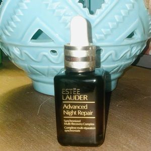 Estée Lauder  advanced night repair. New
